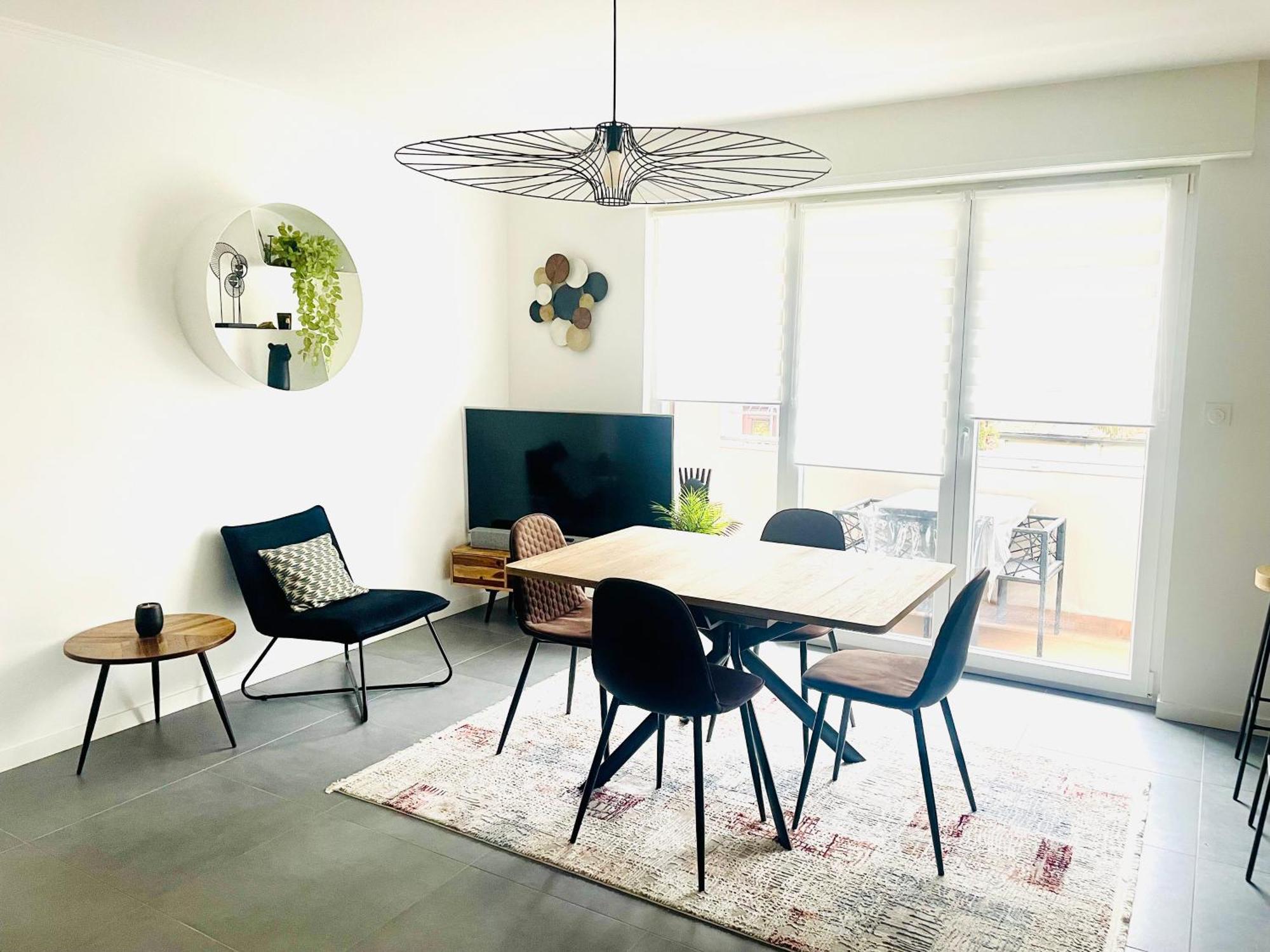 De Standing Proche Centre Et Gare Apartment